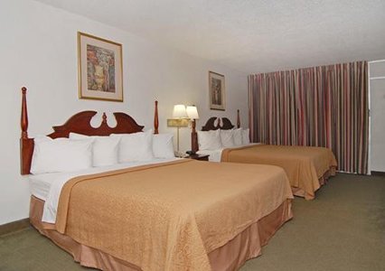 Quality Inn Hendersonville 03.[1]